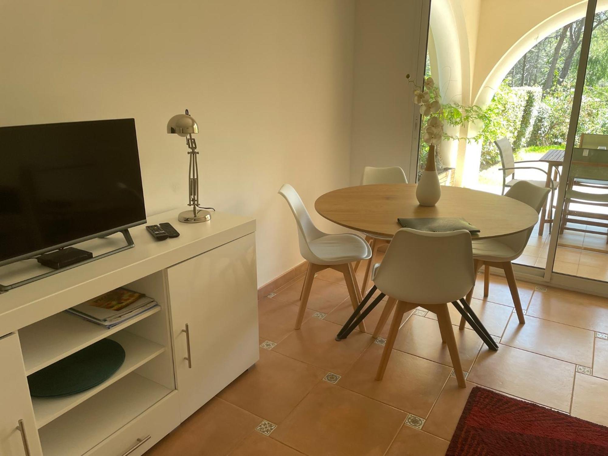 2 Pieces Saint Raphael Renove, Classe 4 Etoiles, 100 M Plages, Piscine, Tennis, Parc, Terrasse, Jardin Privatif 외부 사진