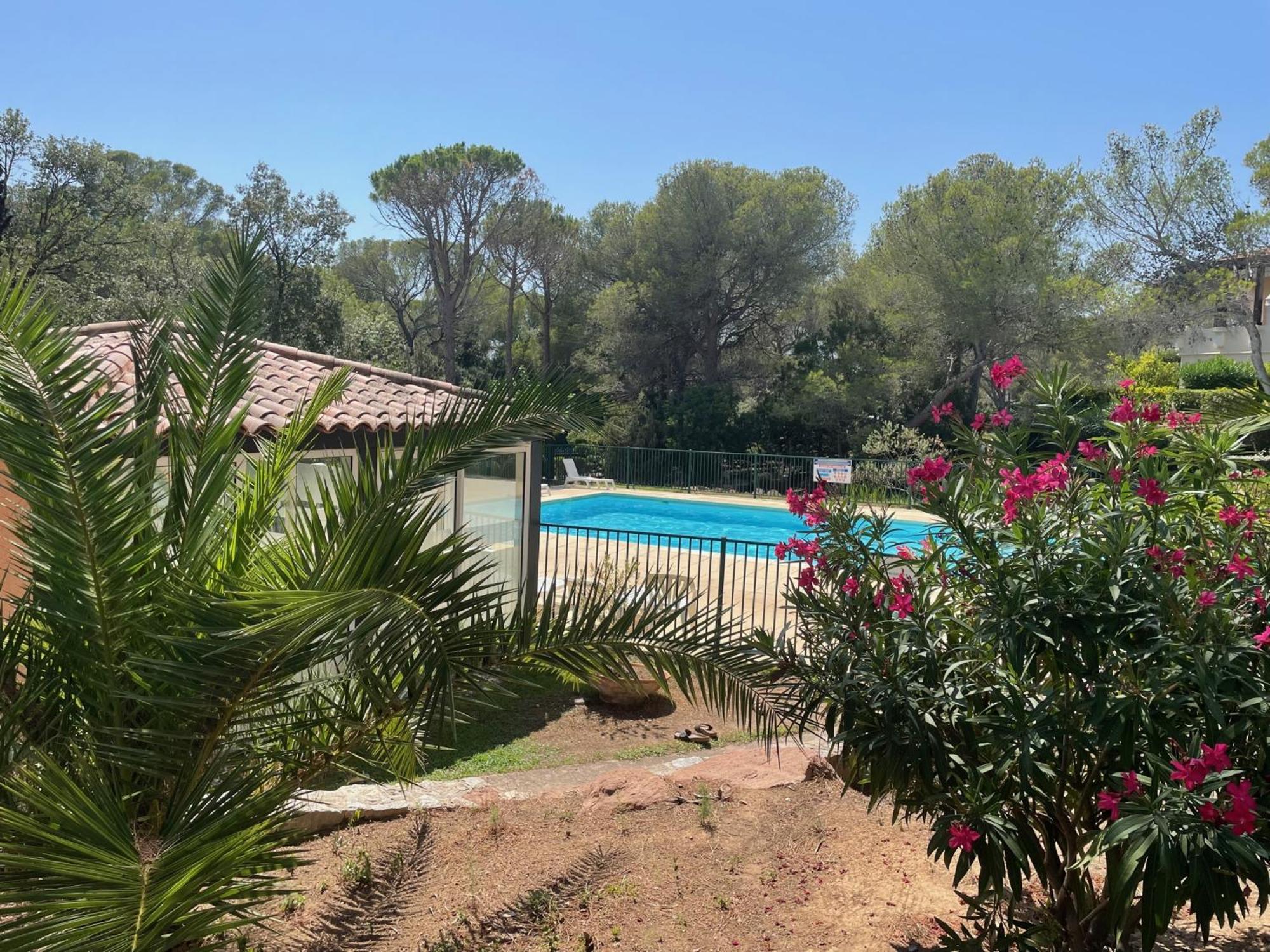 2 Pieces Saint Raphael Renove, Classe 4 Etoiles, 100 M Plages, Piscine, Tennis, Parc, Terrasse, Jardin Privatif 외부 사진